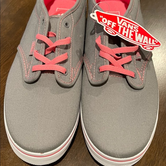 Brand New VANS! Size 6 Youth! - Picture 1 of 5